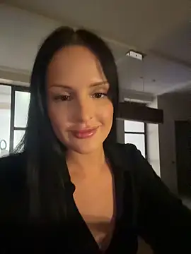 Snapshot of Evaryn chatting on 05.31.26 Evaryn online show from 05.31.26