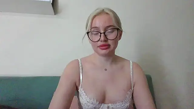 blond canary online show from 05.02.26