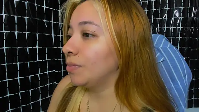 Snapshot of MissAlmaFenix chatting on 05.27.26 MissAlmaFenix online show from 05.27.26