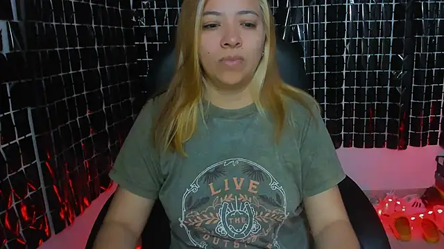 Snapshot of MissAlmaFenix chatting on 06.03.26 MissAlmaFenix online show from 06.03.26