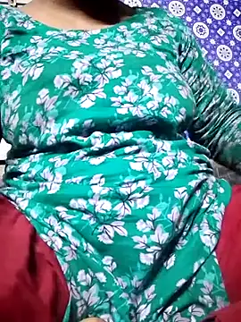 Snapshot of indian-couple9 chatting on 06.03.26 indian-couple9 online show from 06.03.26