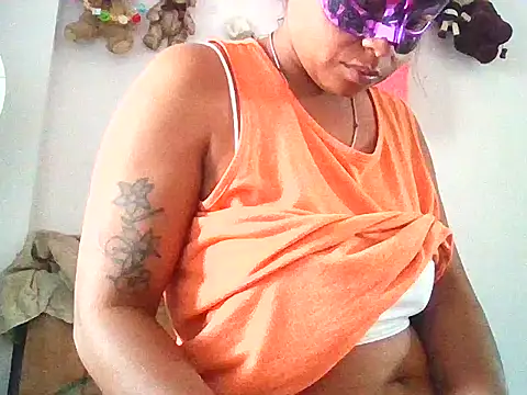 Snapshot of RubinaKhan6 chatting on 05.24.26 RubinaKhan6 online show from 05.24.26