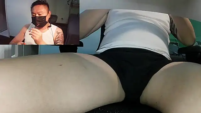 Snapshot of mrcake666 chatting on 05.20.26 mrcake666 online show from 05.20.26