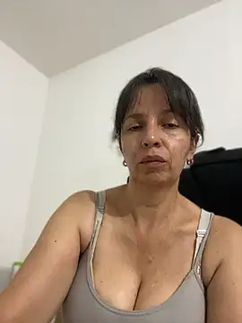 Snapshot of Soy_Camila8 chatting on 06.25.26 Soy Camila8 online show from 06.25.26