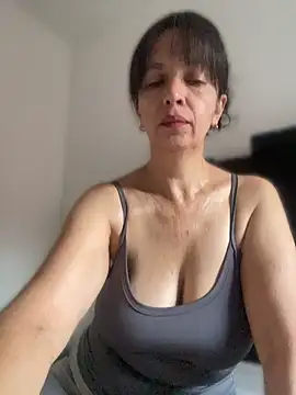 Snapshot of Soy_Camila8 chatting on 06.26.26 Soy Camila8 online show from 06.26.26