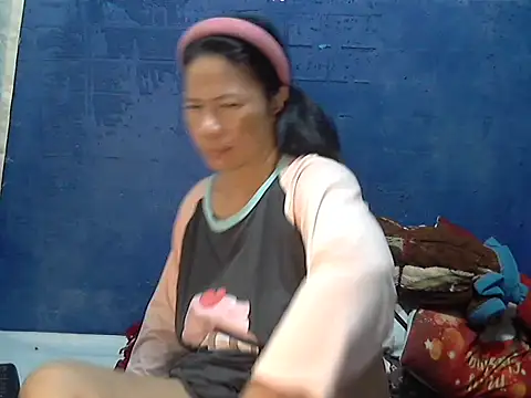 Snapshot of hotchilimom chatting on 10.20.25 hotchilimom online show from 10.20.25