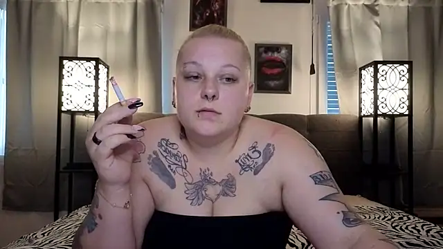 Snapshot of Lady_Peggi chatting on 05.15.26 Lady Peggi online show from 05.15.26