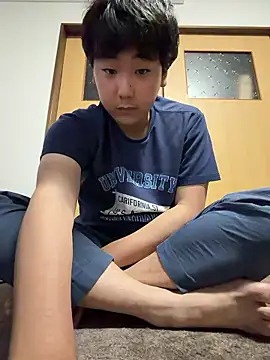 Snapshot of YuuYuu_010 chatting on 06.11.26 YuuYuu 010 online show from 06.11.26