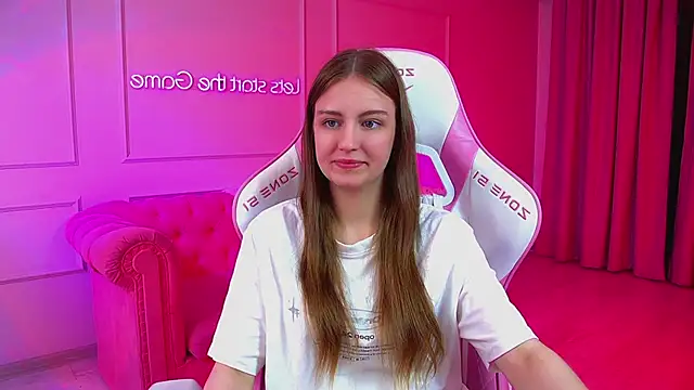 Snapshot of SofiaSarvains chatting on 06.11.26 SofiaSarvains online show from 06.11.26