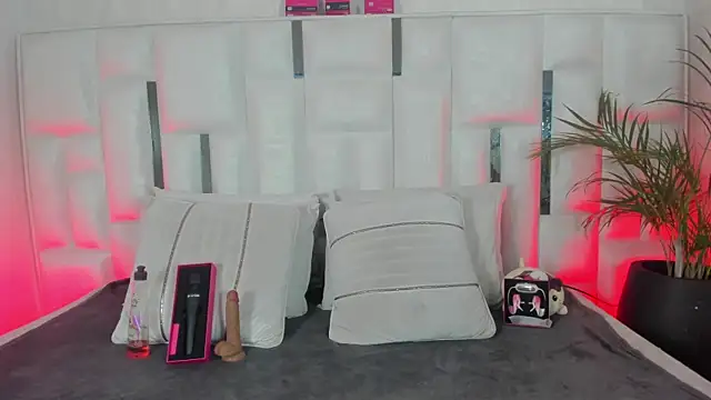 Snapshot of Violet_vyx chatting on 07.18.26 Violet vyx online show from 07.18.26