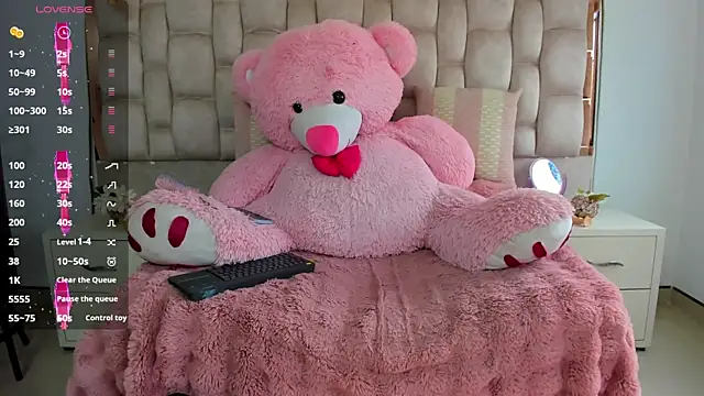 MaddyReyes online show from 07.14.26