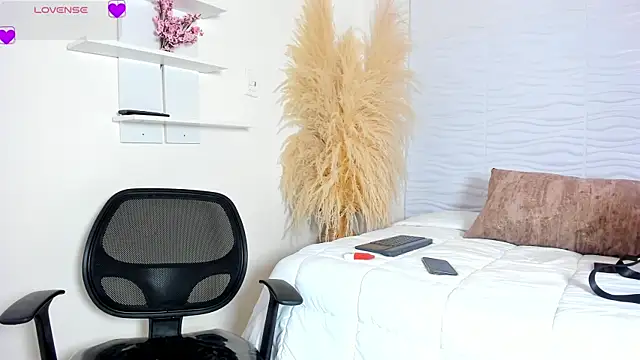 Snapshot of BritneyAndMaleth chatting on 05.15.26 BritneyAndMaleth online show from 05.15.26