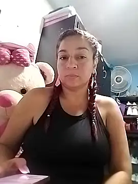 Snapshot of Tumilf chatting on 05.30.26 Tumilf online show from 05.30.26