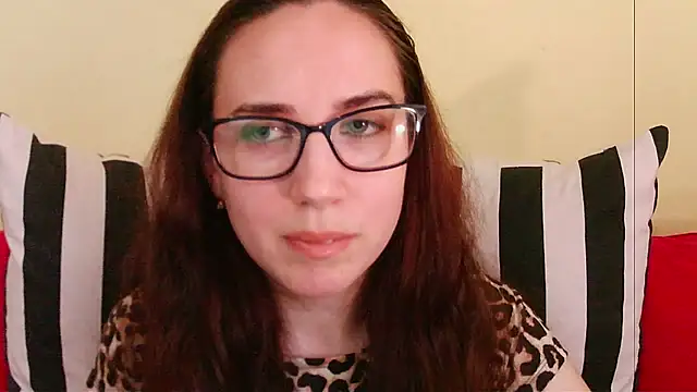 Snapshot of EmilyHotAngel chatting on 06.10.26 EmilyHotAngel online show from 06.10.26