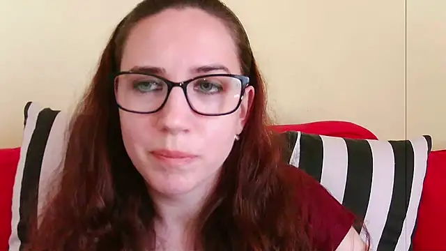 Snapshot of EmilyHotAngel chatting on 06.11.26 EmilyHotAngel online show from 06.11.26