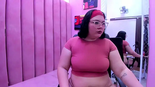 Snapshot of Sweet_Nova_ chatting on 05.29.26 Sweet Nova online show from 05.29.26