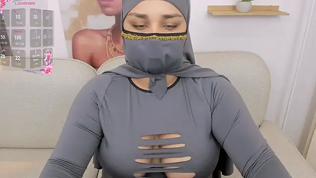 Snapshot of Salma_farouk chatting on 06.18.26 Salma farouk online show from 06.18.26