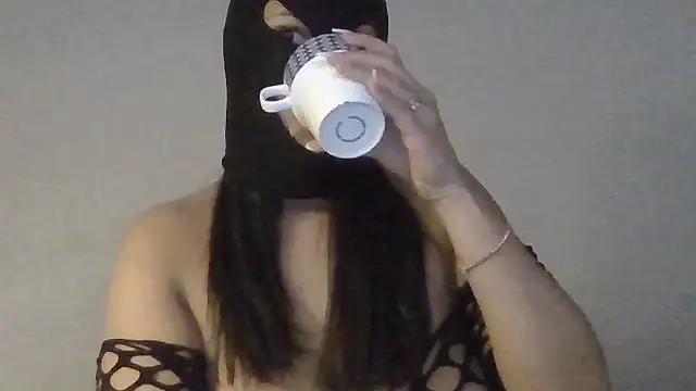 Snapshot of perlechaudasse chatting on 05.06.26 perlechaudasse online show from 05.06.26