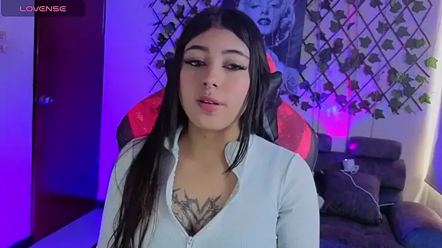 Snapshot of Gabriella_live18 chatting on 05.29.26 Gabriella live18 online show from 05.29.26