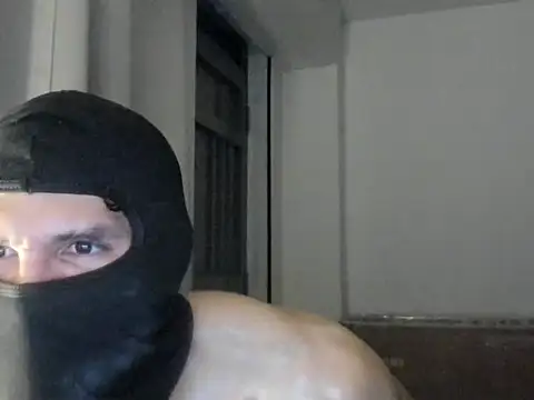 Snapshot of mysterious_muscles chatting on 07.11.26 mysterious muscles online show from 07.11.26