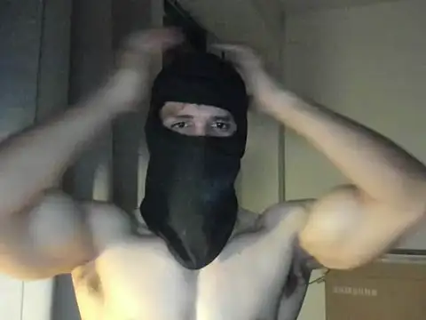 Snapshot of mysterious_muscles chatting on 07.16.26 mysterious muscles online show from 07.16.26