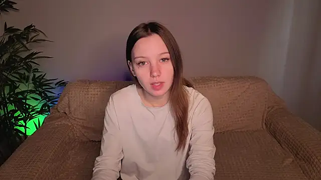 Snapshot of lolytaberry chatting on 05.18.26 lolytaberry online show from 05.18.26