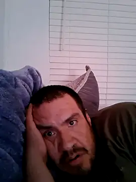Snapshot of Almircorral2211 chatting on 06.10.26 Almircorral2211 online show from 06.10.26
