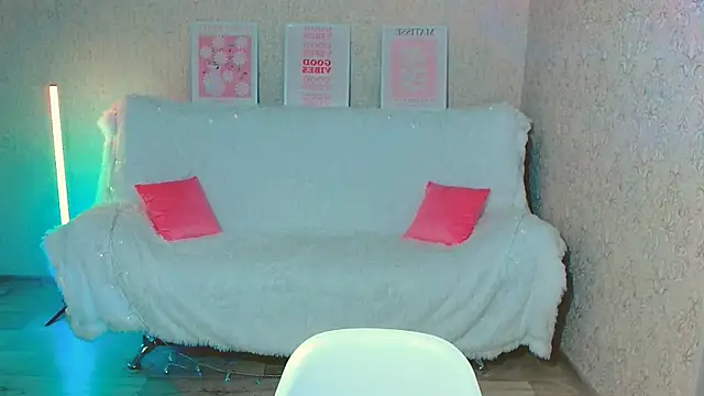 SiennaMia online show from 06.04.26