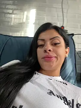 Snapshot of belababyy chatting on 05.21.26 belababyy online show from 05.21.26