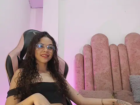 Snapshot of Sofivega18 chatting on 06.23.26 Sofivega18 online show from 06.23.26
