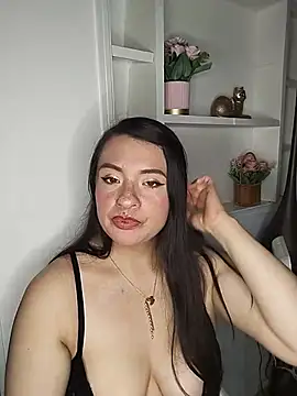 Snapshot of Antonella_1998 chatting on 06.04.26 Antonella 1998 online show from 06.04.26