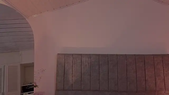 Snapshot of Antonella_1998 chatting on 06.27.26 Antonella 1998 online show from 06.27.26