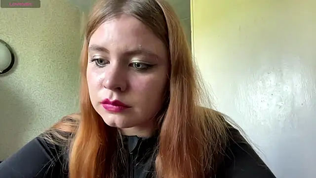 Snapshot of Violette_Iguina chatting on 05.17.26 Violette Iguina online show from 05.17.26
