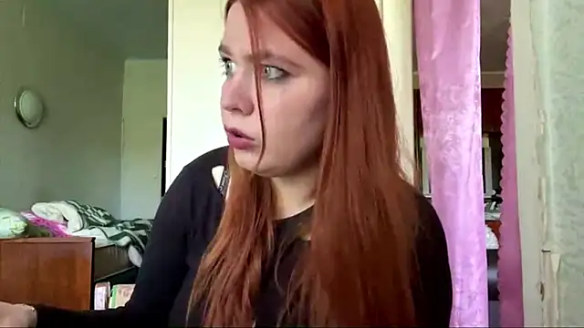 Snapshot of Violette_Iguina chatting on 05.25.26 Violette Iguina online show from 05.25.26