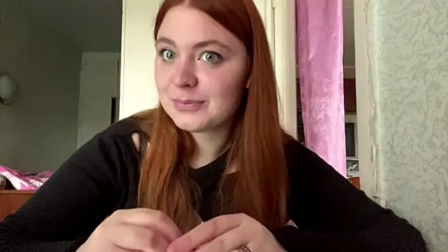 Snapshot of Violette_Iguina chatting on 05.28.26 Violette Iguina online show from 05.28.26