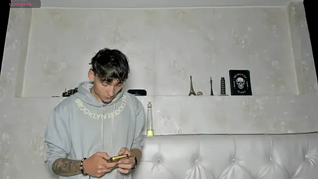 Snapshot of ESTEFAN_HILLS chatting on 06.02.26 ESTEFAN HILLS online show from 06.02.26