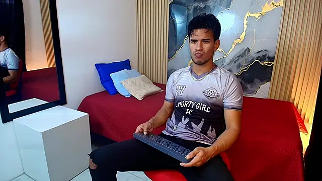 Snapshot of JacobWolf__ chatting on 05.31.26 JacobWolf online show from 05.31.26