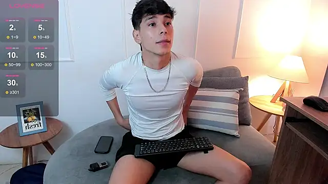 Snapshot of jacob_colliins chatting on 06.18.26 jacob colliins online show from 06.18.26