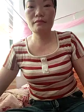 Snapshot of -Trici- chatting on 05.15.26 -Trici- online show from 05.15.26