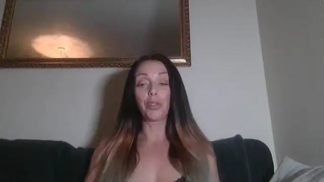 LouiseLovell online show from 06.11.26