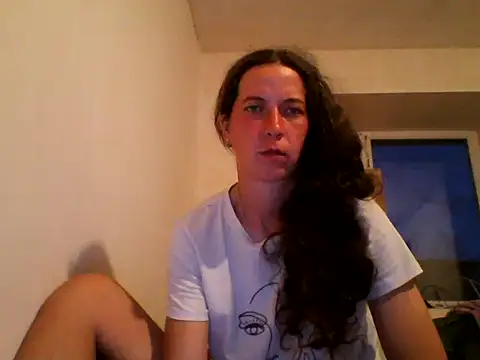 Snapshot of DanicaFey chatting on 05.21.26 DanicaFey online show from 05.21.26