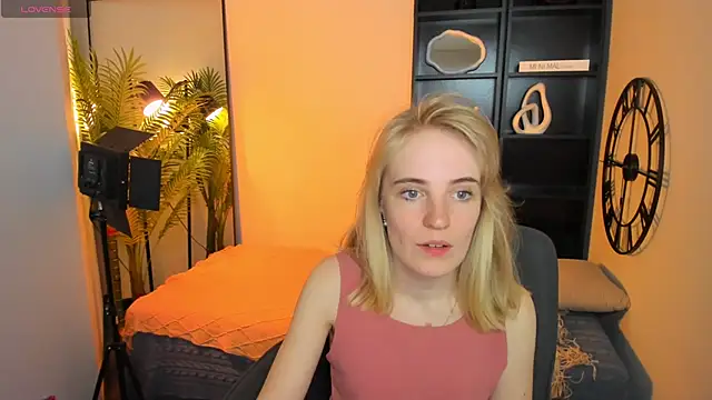 Snapshot of IrmaRonn chatting on 05.25.26 IrmaRonn online show from 05.25.26