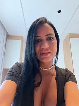 Snapshot of thaymelloc chatting on 05.18.26 thaymelloc online show from 05.18.26