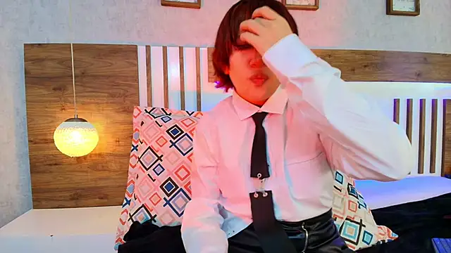 Snapshot of Bj_Olivine chatting on 05.14.26 Bj Olivine online show from 05.14.26