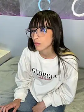 Snapshot of EmiliaBell_ chatting on 05.29.26 EmiliaBell online show from 05.29.26