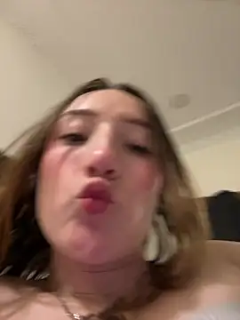 Snapshot of Valery_Salmons chatting on 07.18.26 Valery Salmons online show from 07.18.26