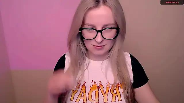 Snapshot of MariaTess_ chatting on 05.20.26 MariaTess online show from 05.20.26