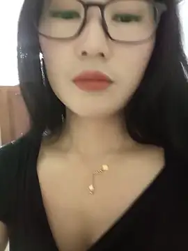 Snapshot of Besa4_ chatting on 05.18.26 Besa4 online show from 05.18.26
