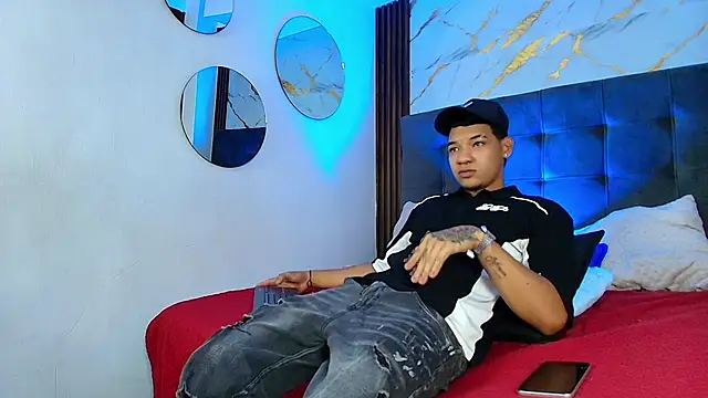 Snapshot of bick_jhonn chatting on 05.18.26 bick jhonn online show from 05.18.26