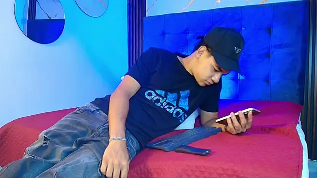 Snapshot of bick_jhonn chatting on 05.27.26 bick jhonn online show from 05.27.26